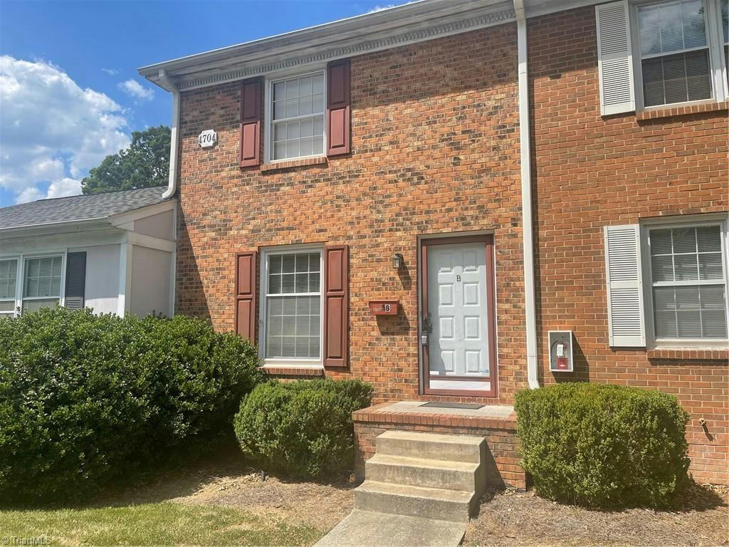 4704 LAWNDALE DR UNIT B, GREENSBORO, NC 27455, photo 1 of 15