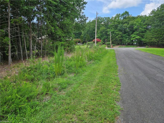 00 KNOLLCREST DRIVE # 61, PILOT MOUNTAIN, NC 27041, photo 3 of 18